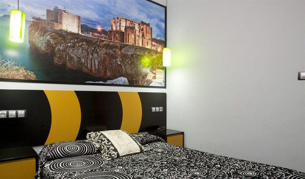 Jc Rooms Santa Ana Madrid Exterior photo