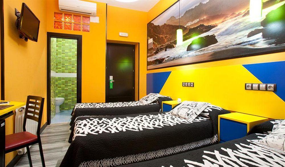 Jc Rooms Santa Ana Madrid Exterior photo