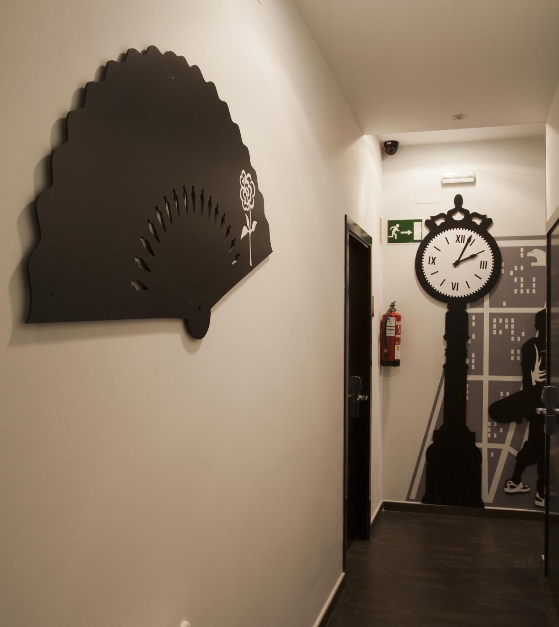 Jc Rooms Santa Ana Madrid Exterior photo