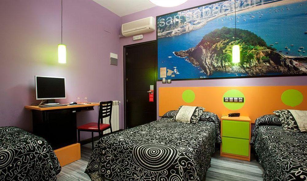 Jc Rooms Santa Ana Madrid Exterior photo