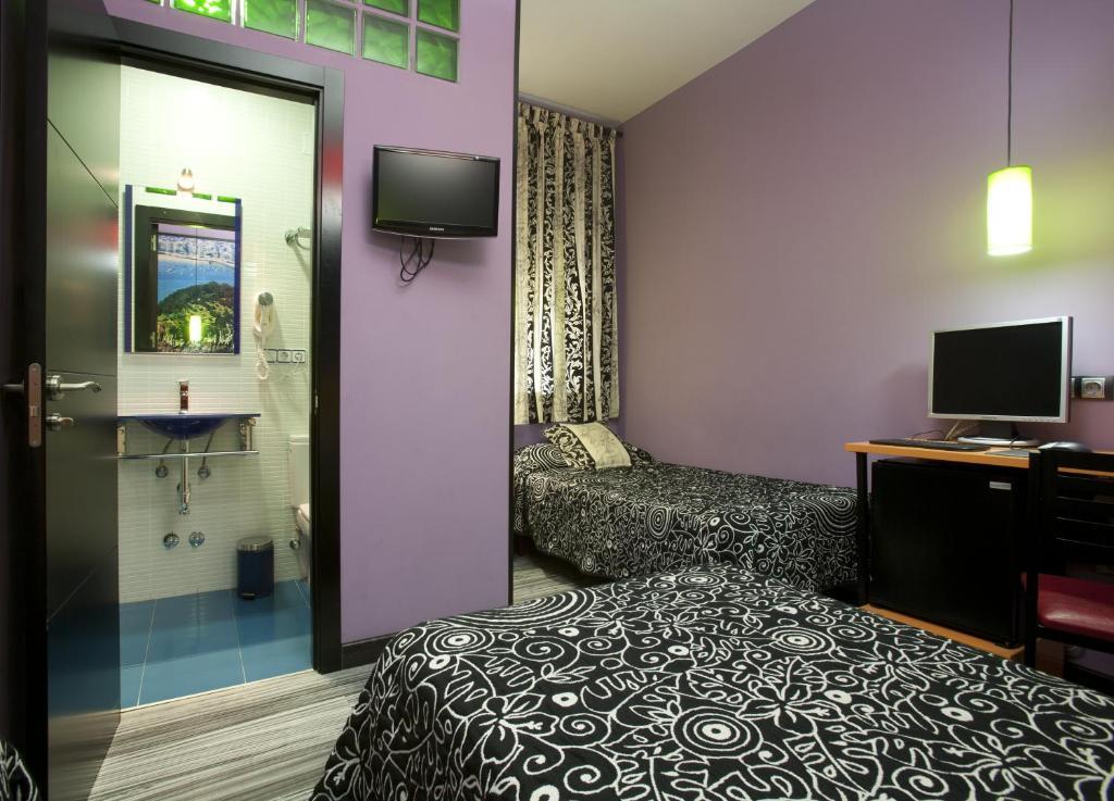 Jc Rooms Santa Ana Madrid Room photo