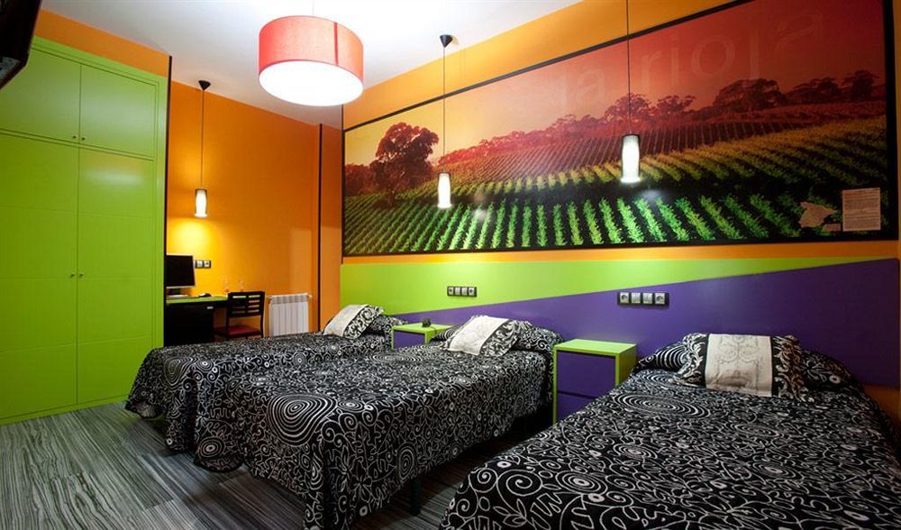 Jc Rooms Santa Ana Madrid Exterior photo