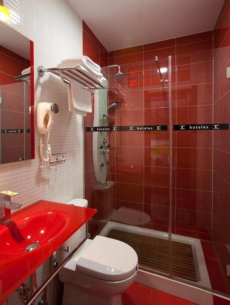 Jc Rooms Santa Ana Madrid Exterior photo